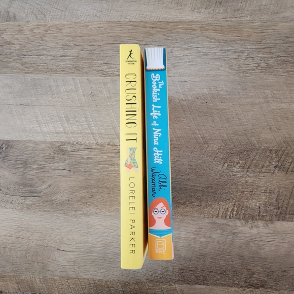 Romance Book Bundle The Bookish Life of Nina Hill & Crushing It - Picture 2 of 12